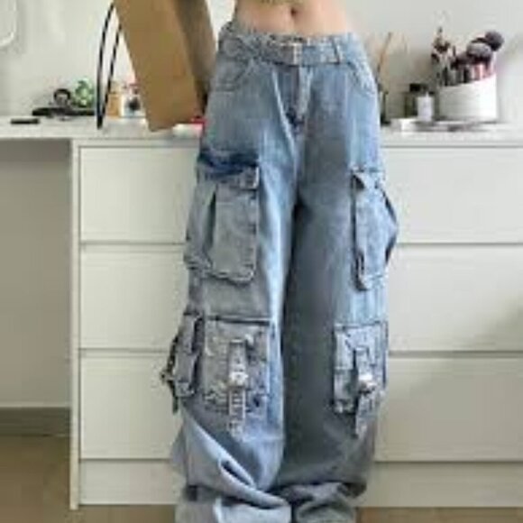 NWT Zara Relaxed Fit Multi Pocket Cargo Jeans Size 34 - Picture 2 of 8